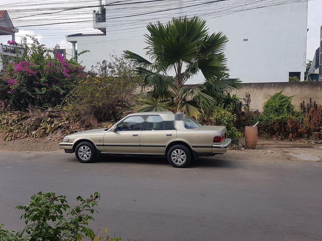 Toyota Cressida 1993 - Cần bán Toyota Cressida đời 1993, màu ghi vàng 