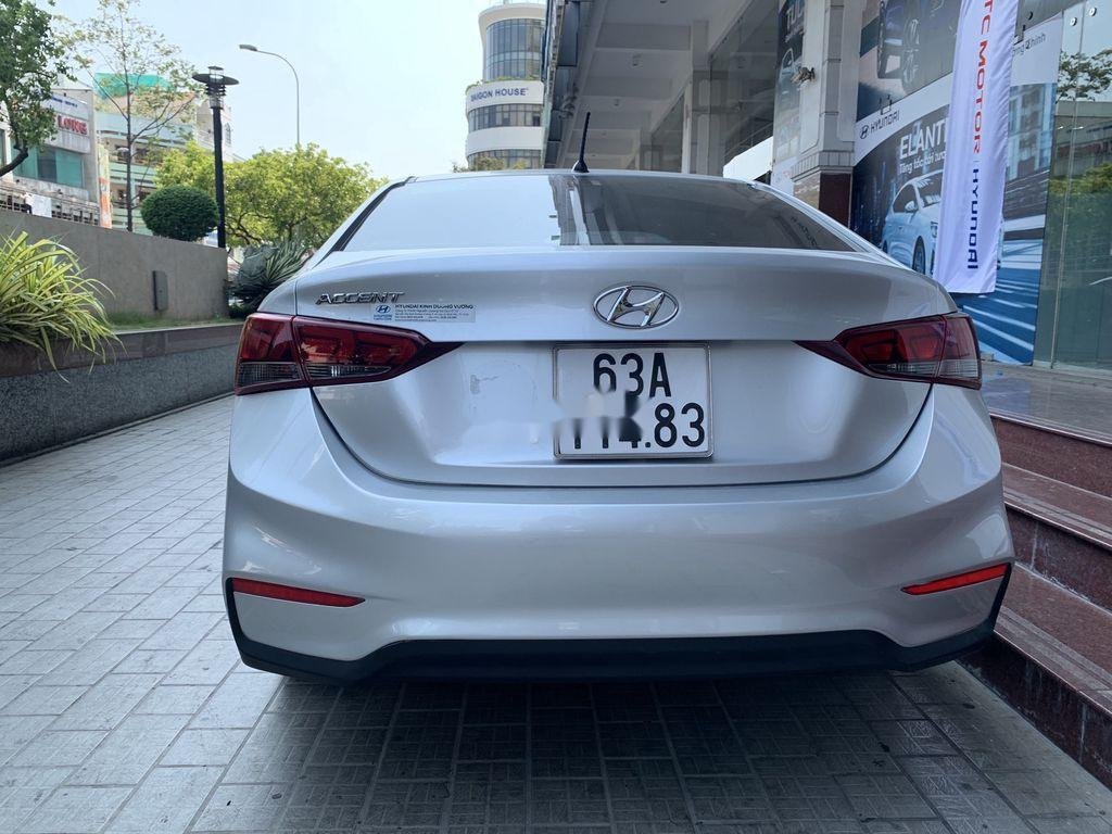 Hyundai Accent   2019 - Cần bán gấp Hyundai Accent sản xuất 2019, màu bạc
