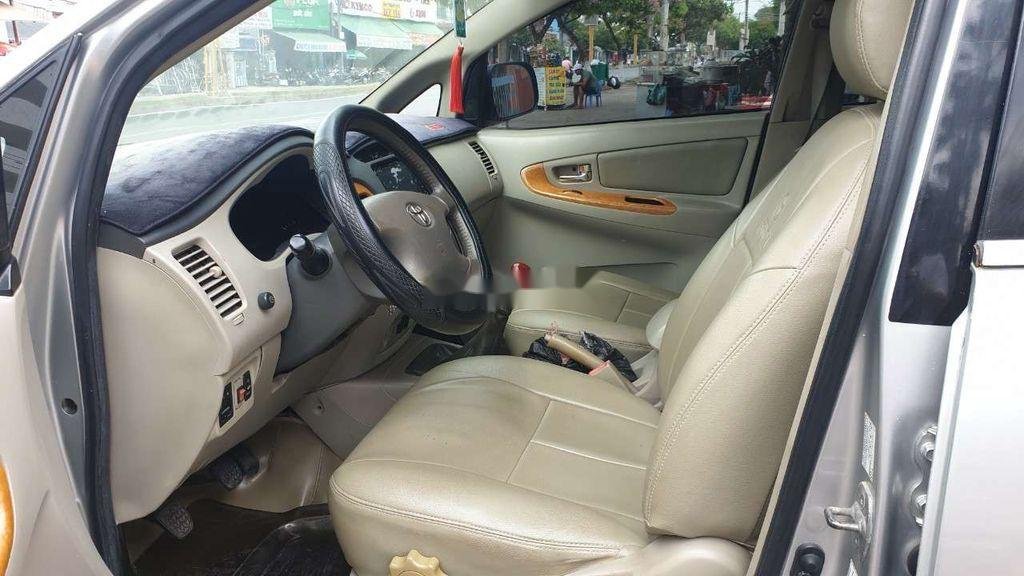 Toyota Innova 2009 - Xe Toyota Innova đời 2009, màu bạc, giá tốt