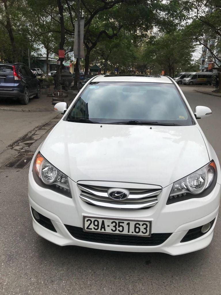 Hyundai Avante   2011 - Cần bán lại xe Hyundai Avante năm 2011, màu trắng, 275 triệu