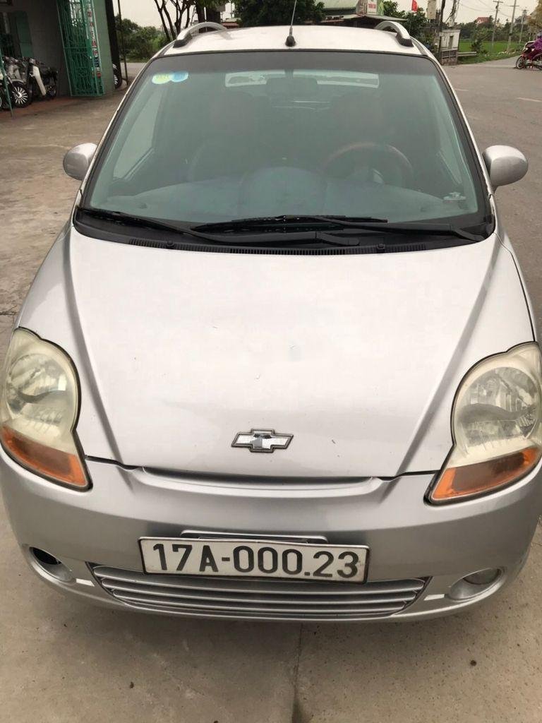 Chevrolet Spark   2010 - Cần bán lại xe Chevrolet Spark đời 2010, màu bạc, giá tốt