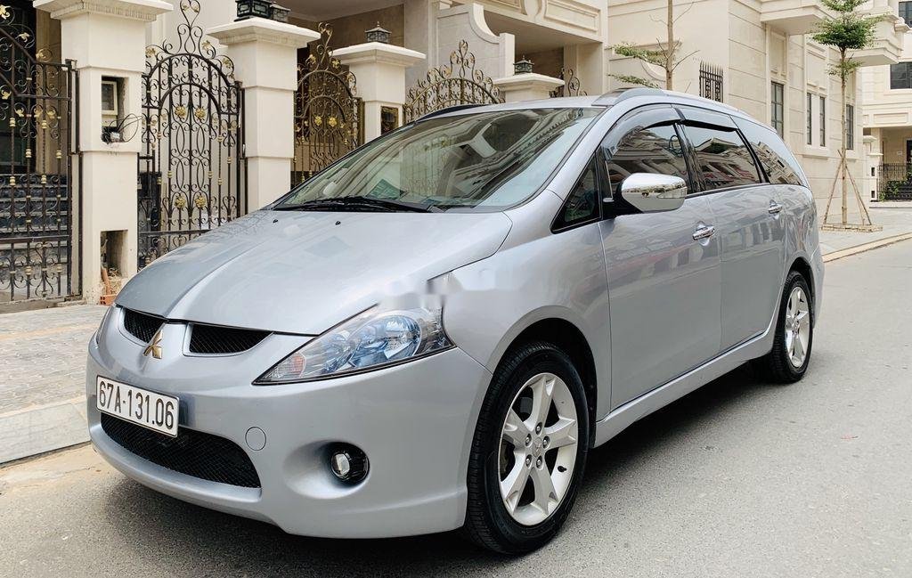 Mitsubishi Grandis 2008 - Bán Mitsubishi Grandis sản xuất 2008, màu bạc