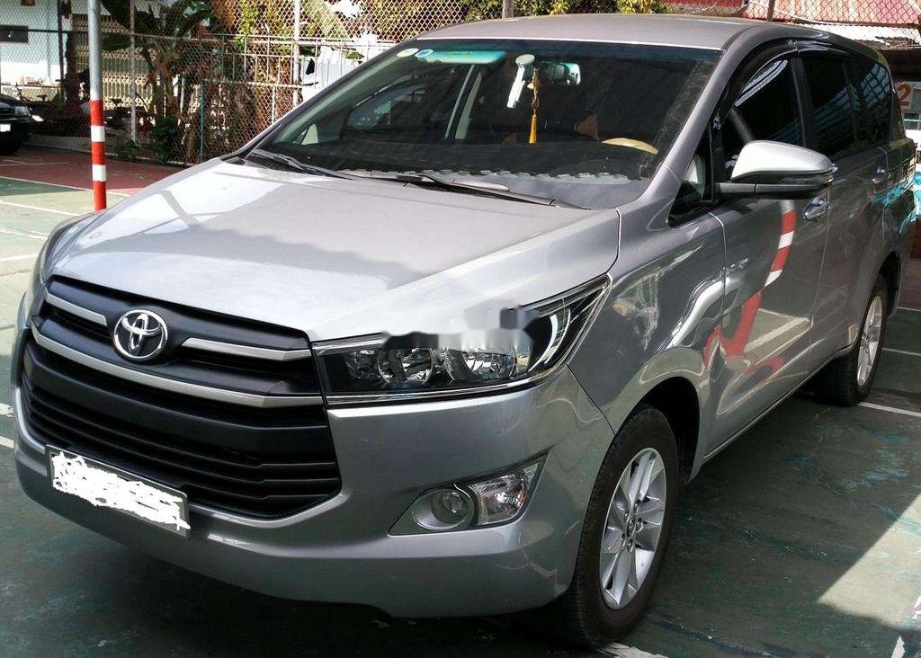 Toyota Innova   2018 - Cần bán Toyota Innova đời 2018, màu bạc, xe gia đình