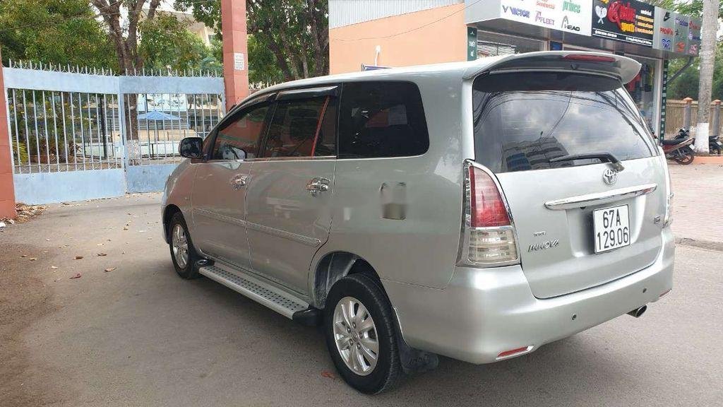 Toyota Innova 2009 - Xe Toyota Innova đời 2009, màu bạc, giá tốt