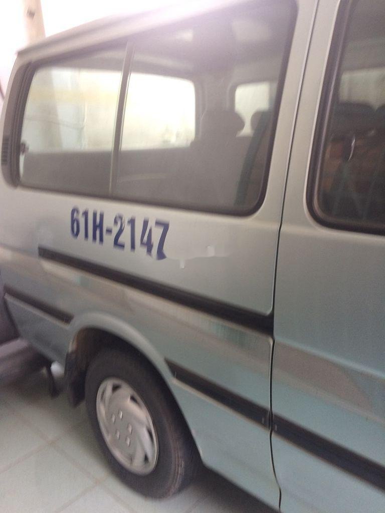 Toyota Hiace   2003 - Cần bán gấp Toyota Hiace đời 2003, màu bạc, xe nhập