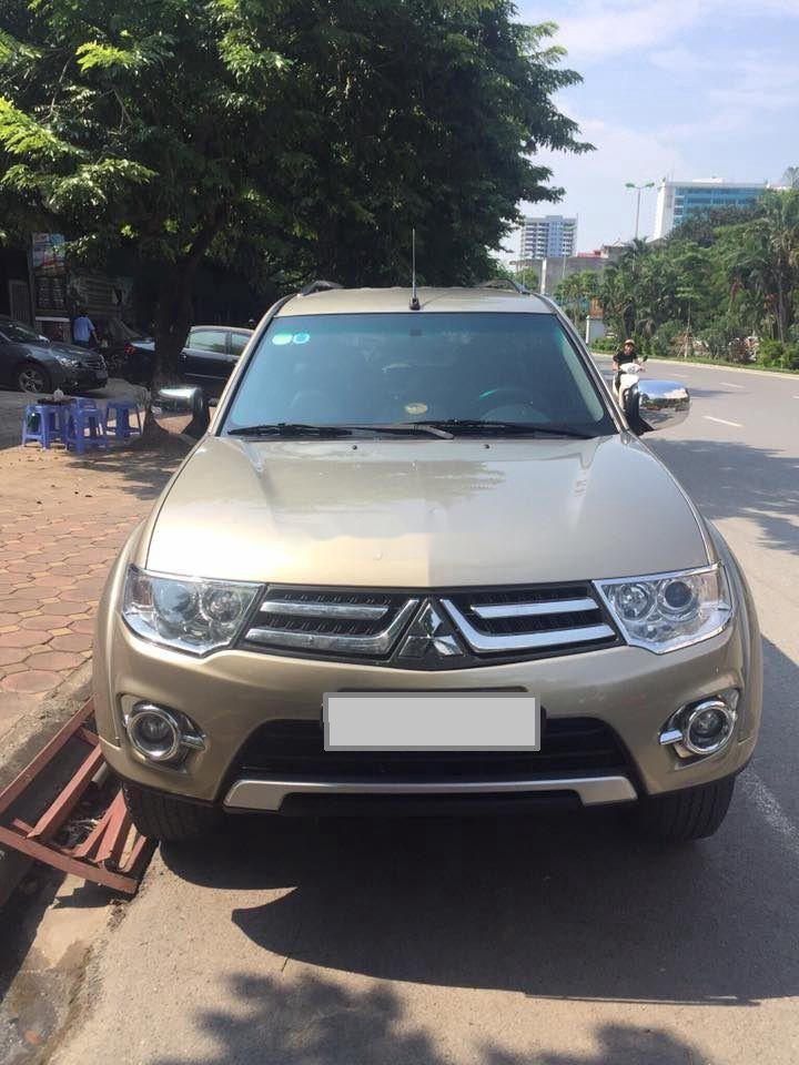 Mitsubishi Pajero Sport   2016 - Cần bán xe Mitsubishi Pajero Sport đời 2016, màu vàng số tự động, 545 triệu