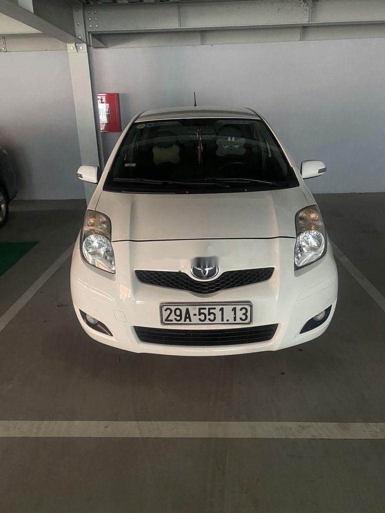 Toyota Yaris 2012 - Cần bán gấp Toyota Yaris 2012, màu trắng, xe nhập