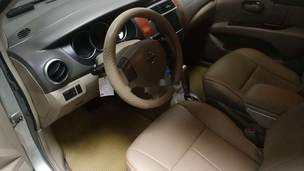 Nissan Grand livina   2011 - Cần bán xe Nissan Grand Livina đời 2011 xe gia đình giá cạnh tranh