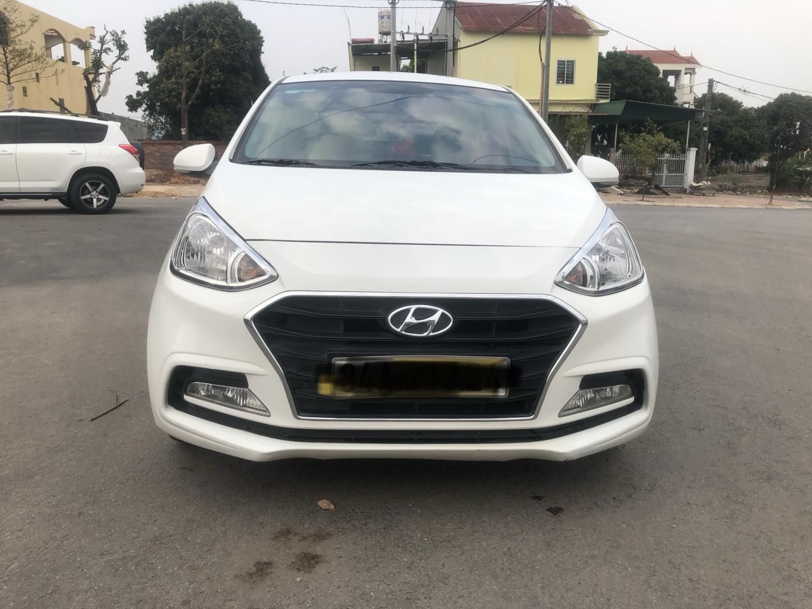 Hyundai Grand i10 AT 2017 - Thanh lý giá thấp với chiếc Hyundai Grand i10 AT năm sản xuất 2017, màu trắng