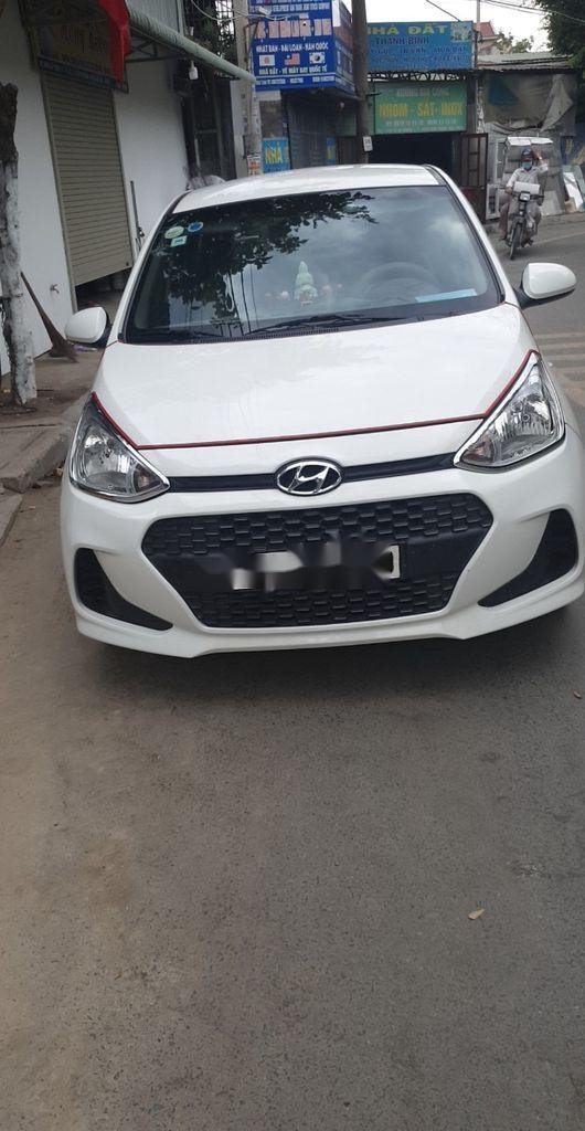 Hyundai Grand i10 2017 - Cần bán xe Hyundai Grand i10 1.0MT đời 2017, màu trắng chính chủ