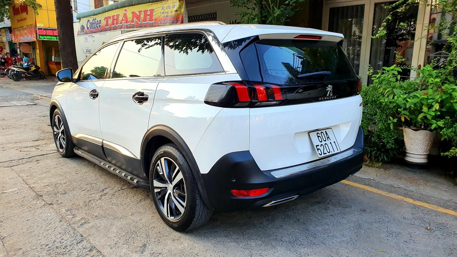 Peugeot 5008 2018 - Bán nhanh chiếc Peugeot 5008, đời 2018, màu trắng, giao nhanh, giá thấp