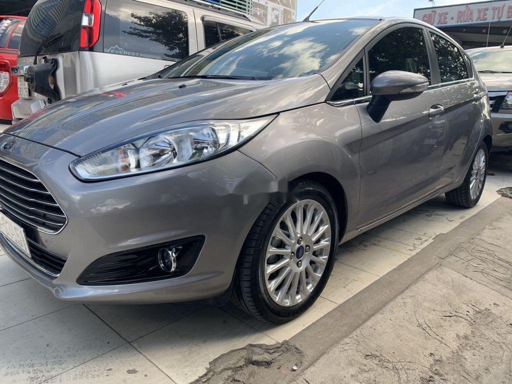 Ford Fiesta   2014 - Bán Ford Fiesta sản xuất năm 2014, màu xám, xe nhập, xe gia đình 