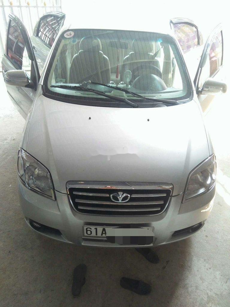 Daewoo Gentra 2009 - Cần bán lại xe Daewoo Gentra đời 2009, màu bạc