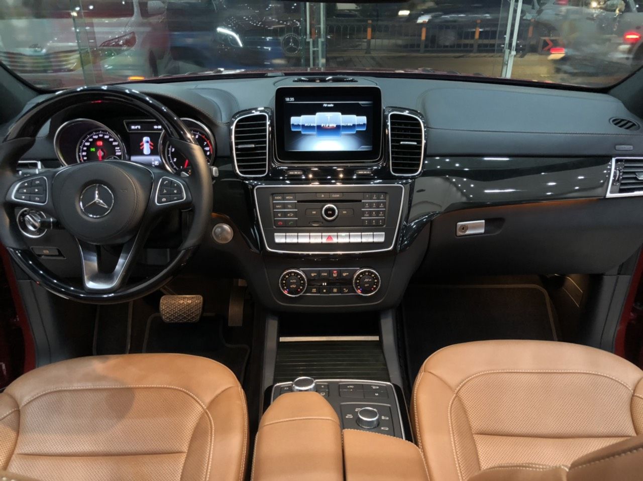 Mercedes-Benz GLS GLS 400 2019 - Cần bán xe Mercedes GLS 400 sản xuất 2019, màu đỏ, nhập khẩu