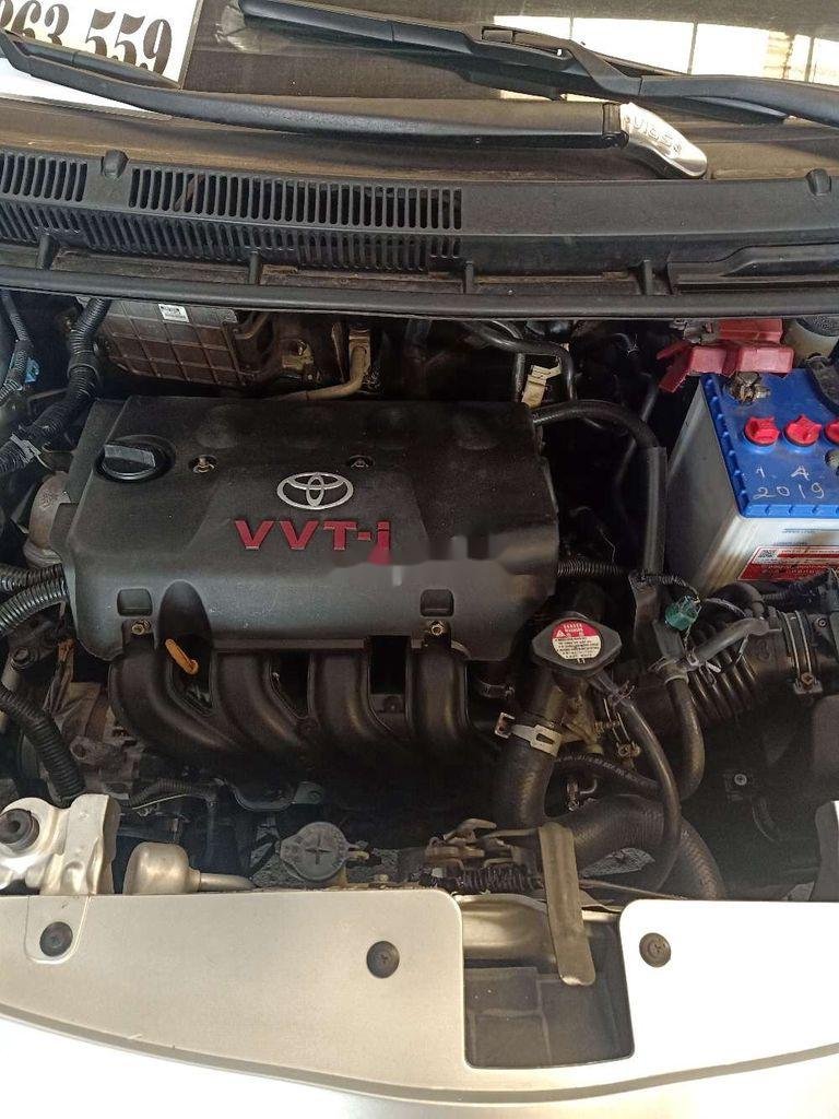 Toyota Vios   2010 - Cần bán lại xe Toyota Vios sản xuất năm 2010, màu bạc, chính chủ