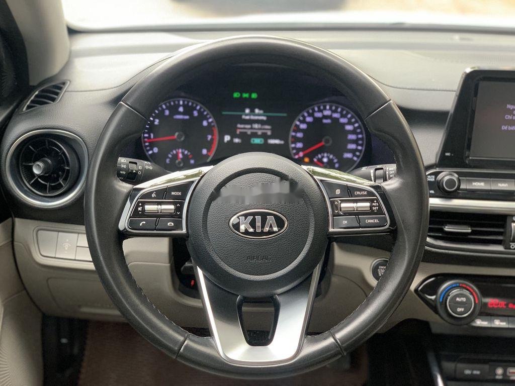Kia Cerato 2019 - Bán Kia Cerato 1.6 AT đời 2019, màu trắng số tự động, giá 640tr