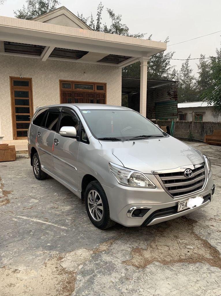 Toyota Innova 2015 - Bán xe Toyota Innova E năm sản xuất 2015, màu bạc, xe nhập chính chủ