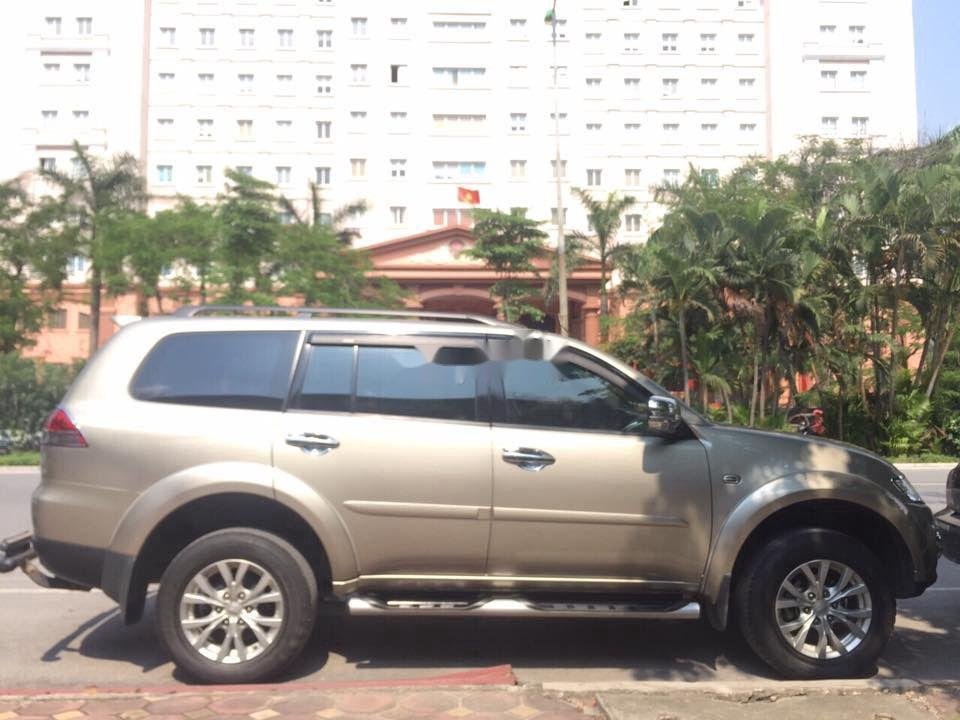 Mitsubishi Pajero Sport   2016 - Cần bán xe Mitsubishi Pajero Sport đời 2016, màu vàng số tự động, 545 triệu