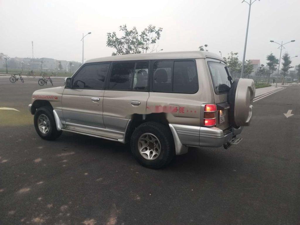 Mitsubishi Pajero 2004 - Cần bán Mitsubishi Pajero đời 2004, nhập khẩu nguyên chiếc như mới giá cạnh tranh