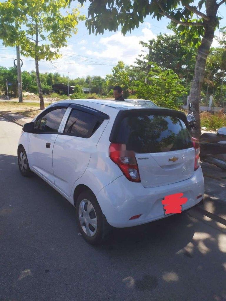 Chevrolet Spark 2018 - Cần bán xe Chevrolet Spark đời 2018, màu trắng xe gia đình