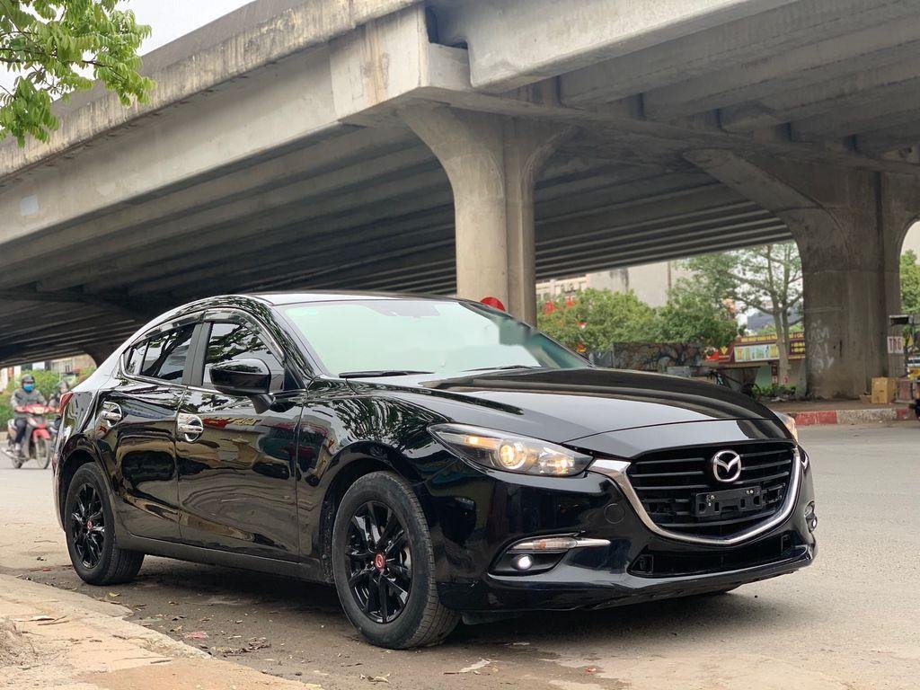 Mazda 3   2018 - Cần bán gấp Mazda 3 đời 2018, màu đen, giá tốt