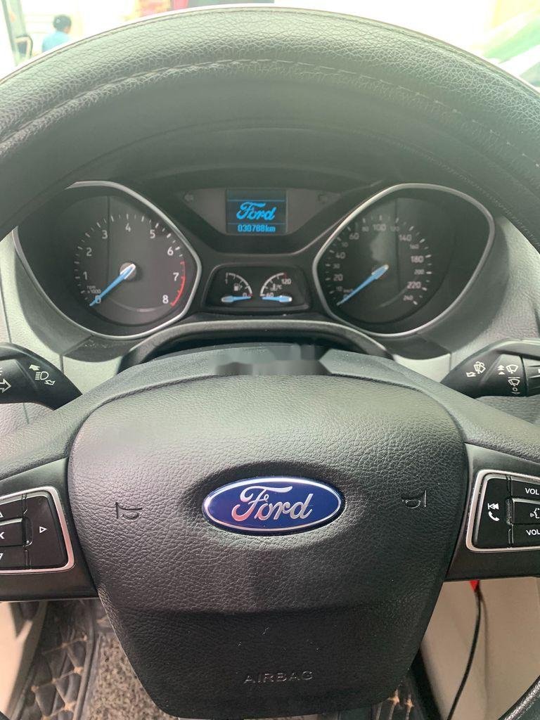 Ford Focus 2017 - Bán ô tô Ford Focus 2017, màu trắng, 520tr
