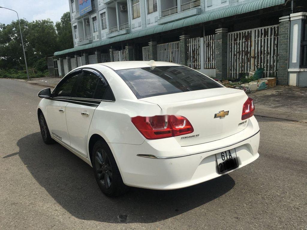 Chevrolet Cruze 2015 - Xe Chevrolet Cruze sản xuất năm 2015, màu trắng