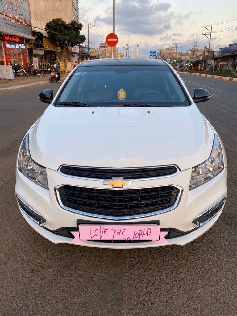 Chevrolet Cruze 2017 - Cần bán xe Chevrolet Cruze đời 2017, màu trắng, giá 375tr