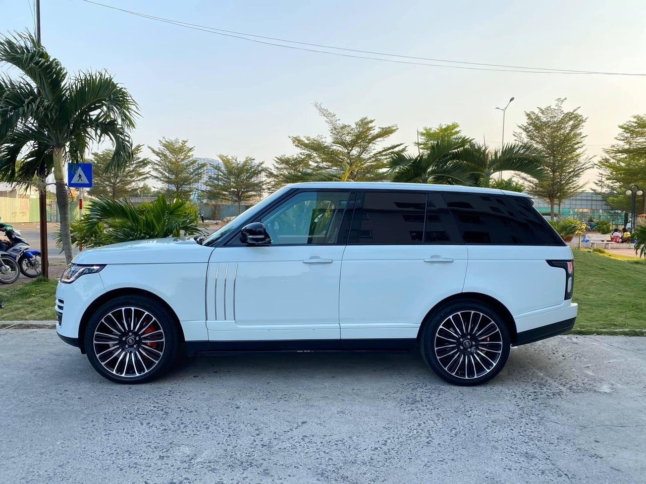 LandRover 2015 - Bán xe giá thấp LandRover Range Rover Autobiography HSE 3.0, sản xuất 2015