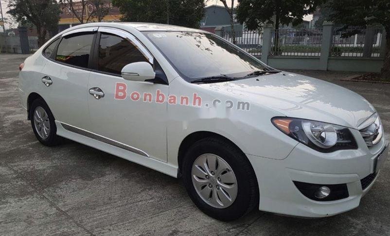 Hyundai Avante 2014 - Bán Hyundai Avante 1.6MT sản xuất 2014, màu trắng số sàn