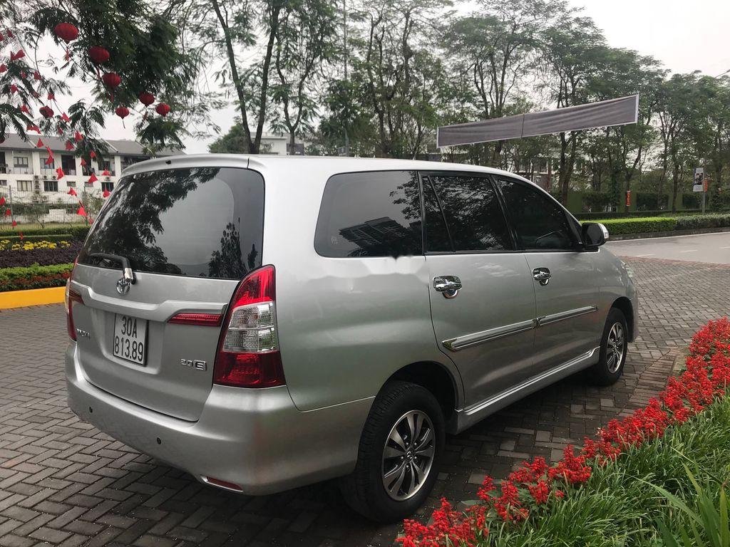 Toyota Innova   2015 - Bán xe Toyota Innova sản xuất 2015, màu bạc còn mới, giá 485tr