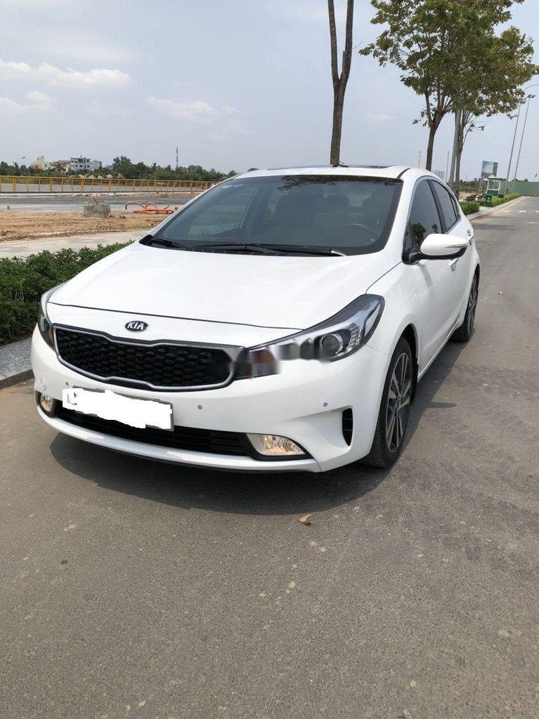 Kia Cerato 2018 - Cần bán Kia Cerato đời 2018, màu trắng giá cạnh tranh