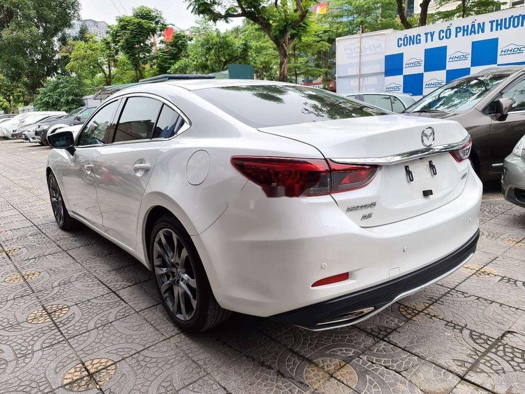 Mazda 6   2017 - Bán Mazda 6 sản xuất 2017, màu trắng, 779tr