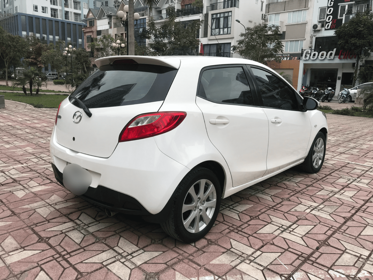 Mazda 2 2014 - Hỗ trợ trả góp ngân hàng với chiếc Mazda 2 S, đời 2014, màu trắng, giao nhanh