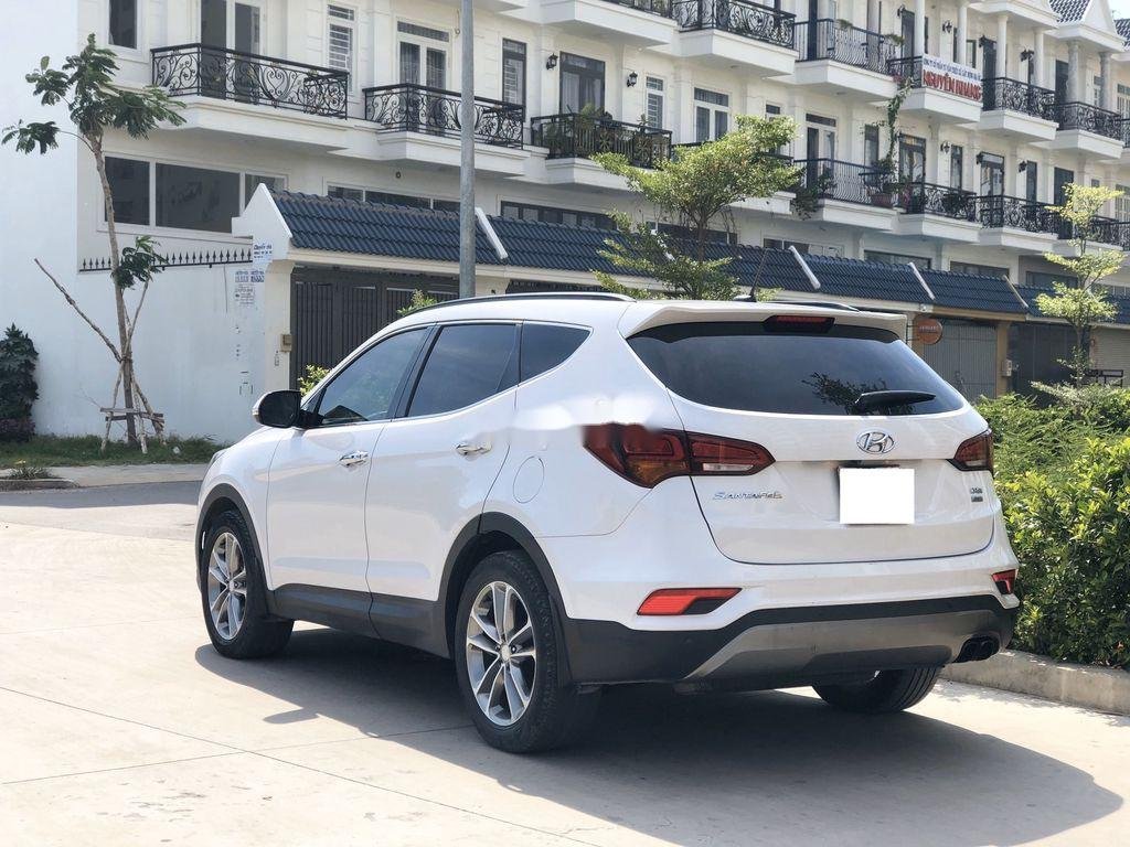 Hyundai Santa Fe 2017 - Xe Hyundai Santa Fe đời 2017, màu trắng xe gia đình, 965tr
