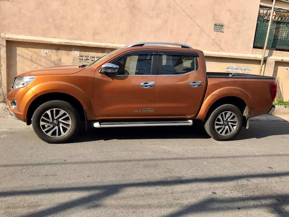 Nissan Navara VL 2019 - Cần bán lại xe Nissan Navara VL năm sản xuất 2019, màu nâu, xe nhập