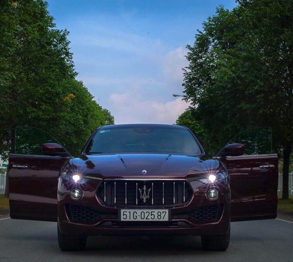 Maserati 2017 - Bán lại chiếc xe hạng sang Maserati Levante năm 2017, xe nhập, xe còn mới