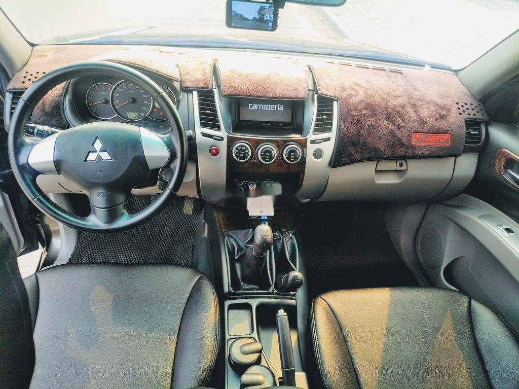 Mitsubishi Pajero   2014 - Cần bán gấp Mitsubishi Pajero sản xuất 2014, màu xám