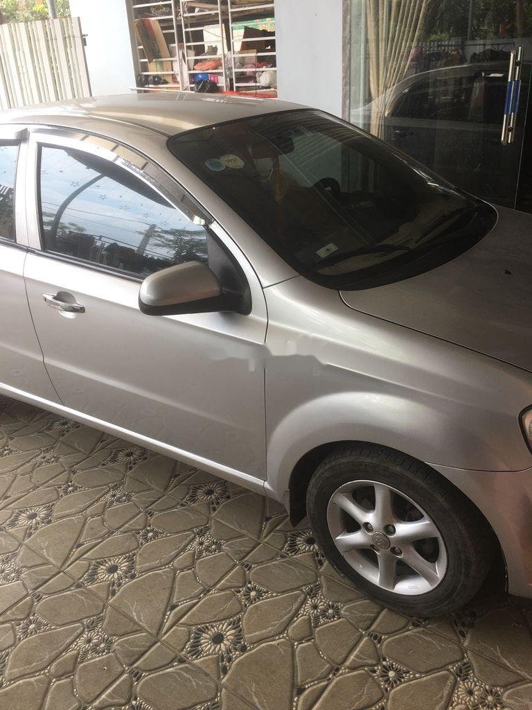 Chevrolet Aveo 2009 - Cần bán xe Chevrolet Aveo đời 2009, màu bạc, giá tốt