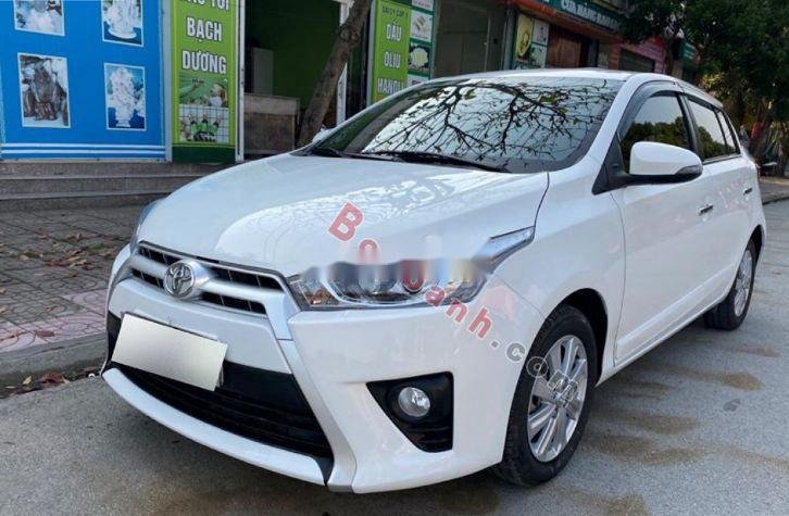 Toyota Yaris 2015 - Bán xe Toyota Yaris đời 2015, màu trắng, 492tr