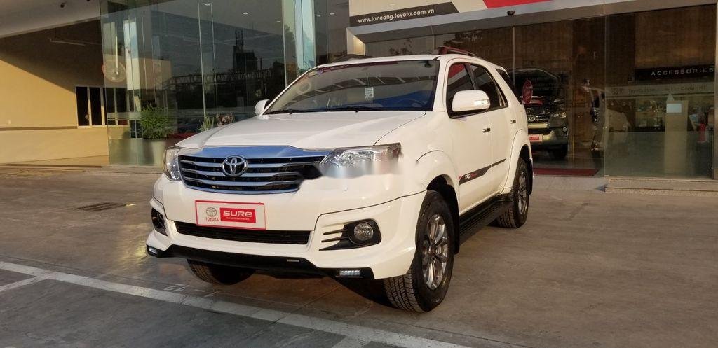 Toyota Fortuner   2.7AT TRD 2016 - Cần bán gấp Toyota Fortuner 2.7AT TRD đời 2016, màu trắng 