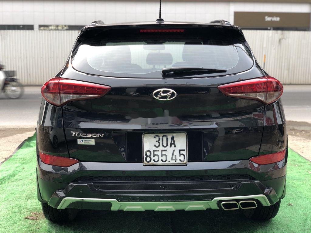 Hyundai Tucson   2015 - Cần bán gấp Hyundai Tucson năm sản xuất 2015, màu đen, chính chủ