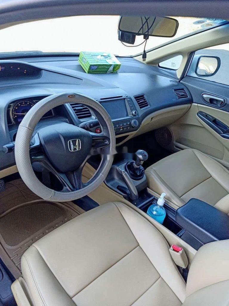 Honda Civic    2007 - Cần bán Honda Civic năm sản xuất 2007, màu trắng xe gia đình