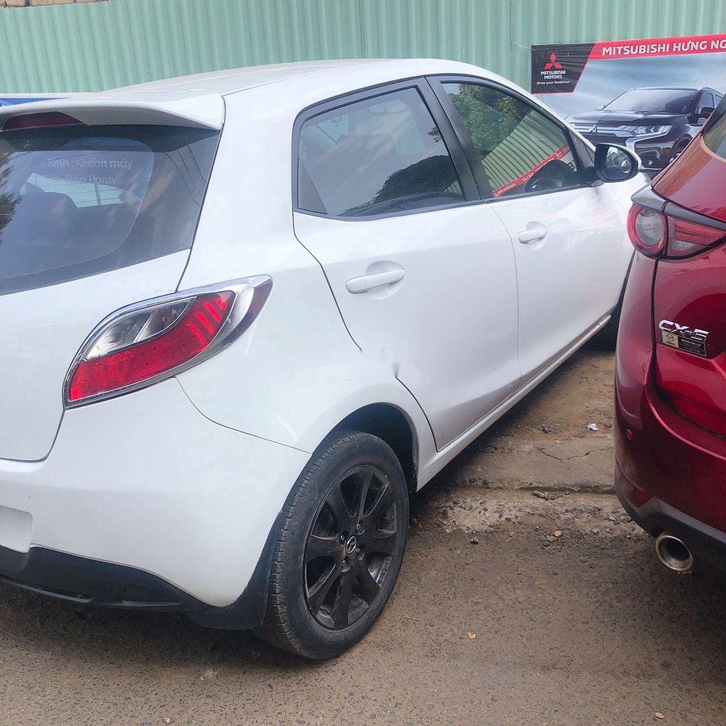 Mazda 2 2012 - Bán Mazda 2 đời 2012, màu trắng giá cạnh tranh