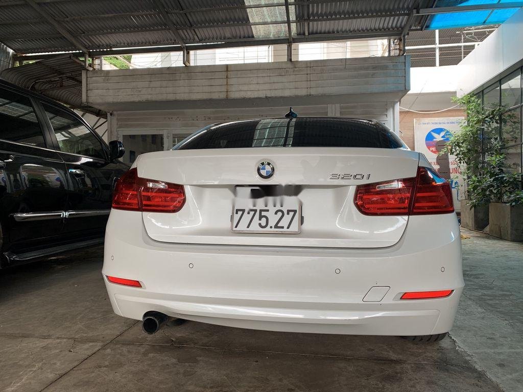 BMW 3 Series   2012 - Bán xe cũ BMW 320i sản xuất năm 2012, xe nhập