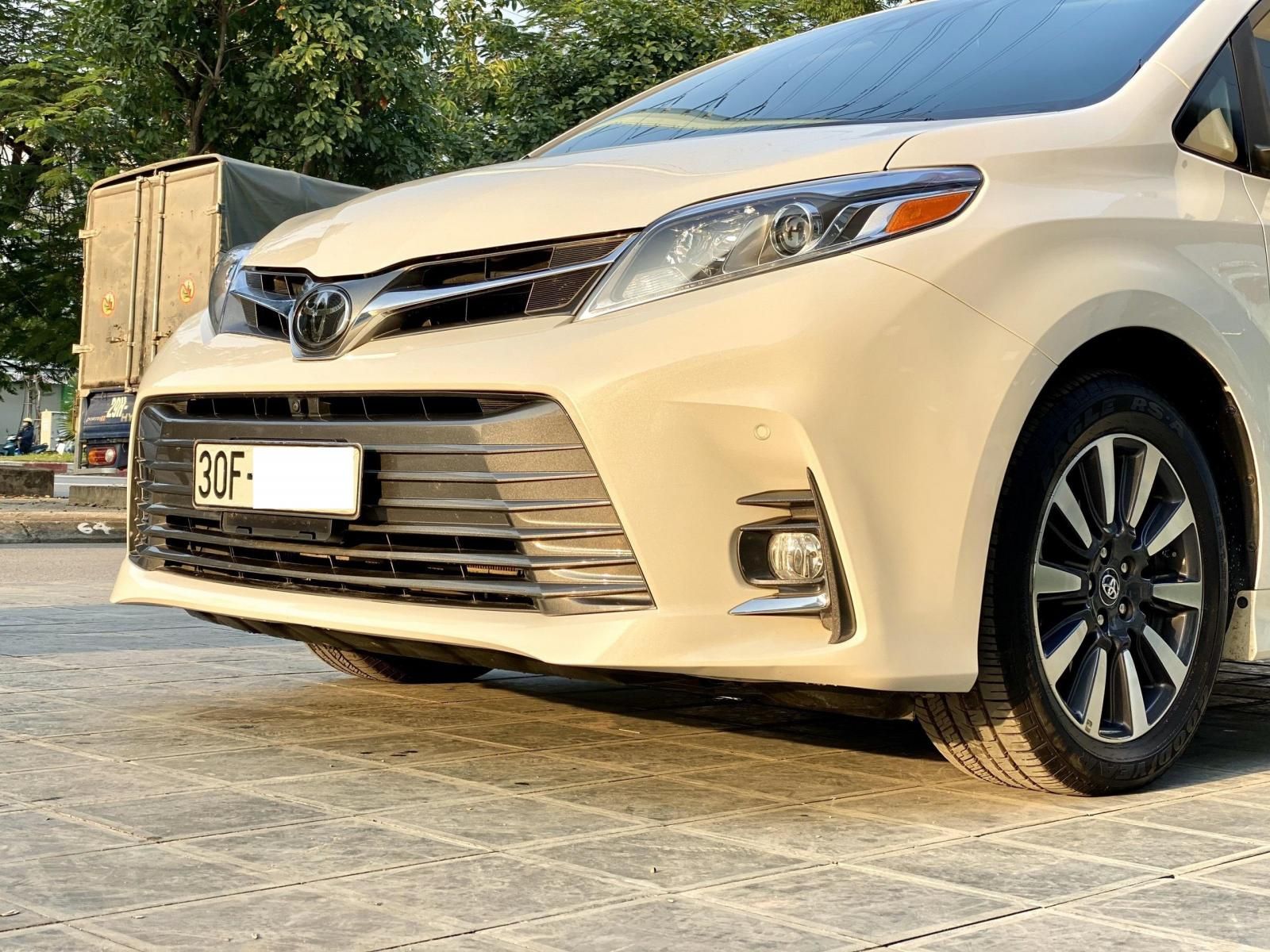 Toyota Sienna Limidted 2018 - Bán phá giá thị trường với chiếc  Toyota Sienna Limidted sản xuất 2018, màu trắng, nhập khẩu