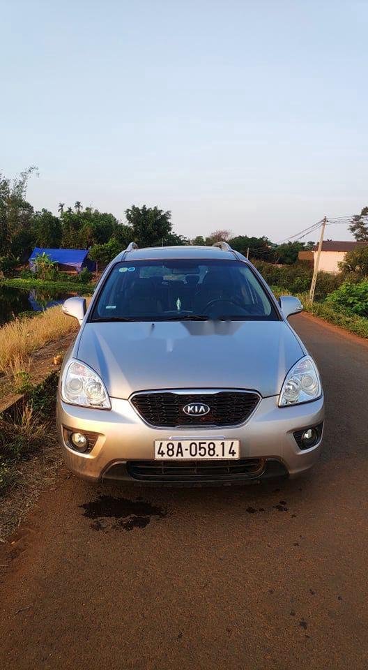 Kia Carens   2011 - Bán Kia Carens sản xuất năm 2011, màu bạc, chính chủ  