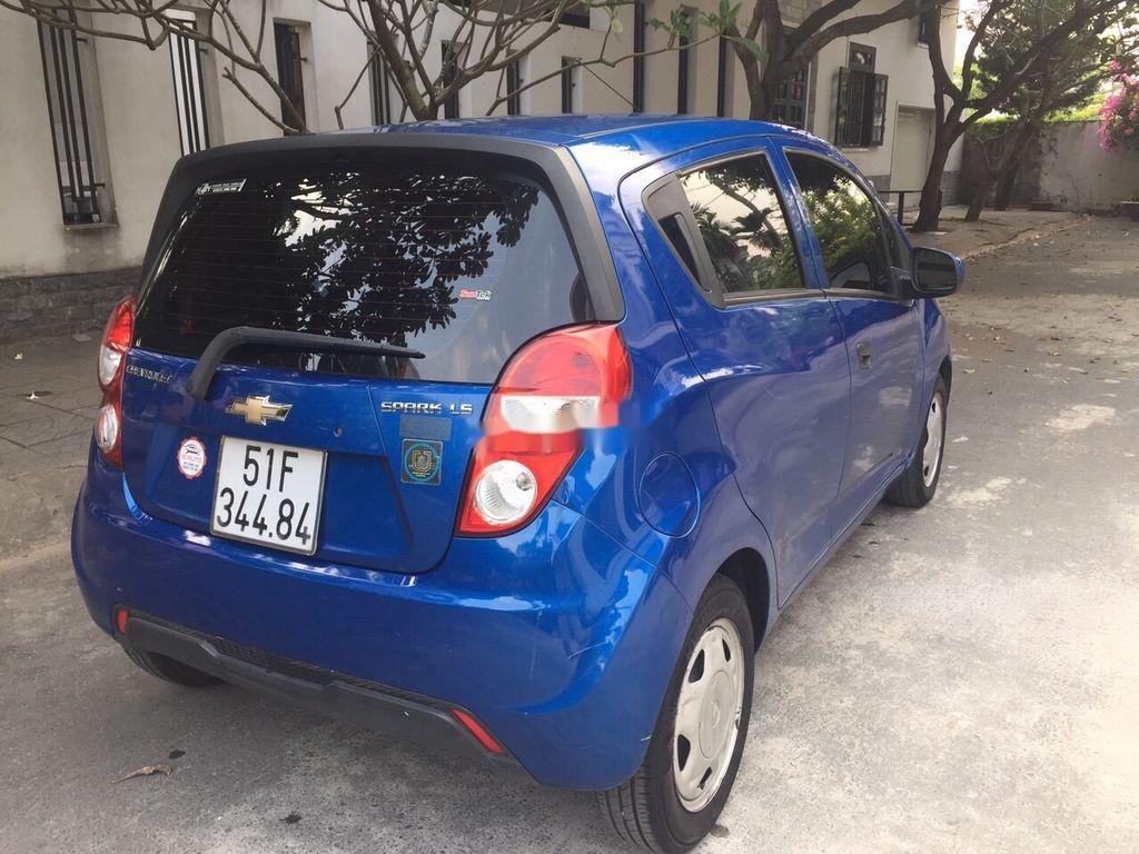 Chevrolet Spark    2015 - Cần bán gấp Chevrolet Spark năm 2015, màu xanh lam 