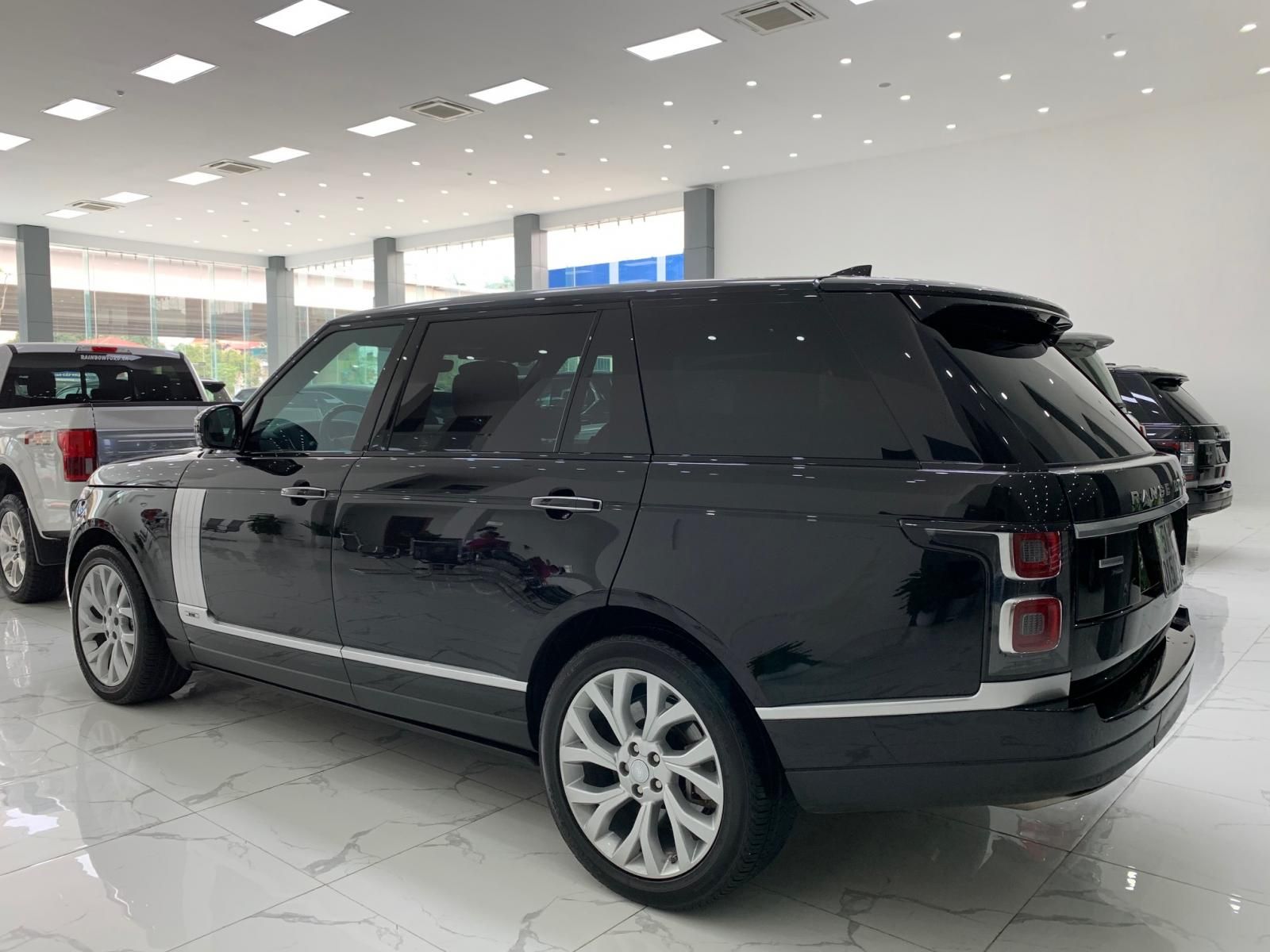 LandRover LWB P400E 2019 - Việt Auto Luxury cần bán xe LandRover Range Rover LWB P400E sản xuất năm 2019, màu đen