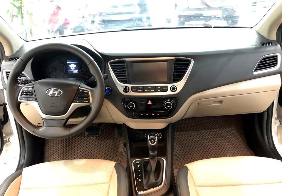 Hyundai Accent 2018 - Cần bán gấp chiếc xe Hyundai Accent 1.4 AT bản đặc biệt, sản xuất 2018, màu trắng